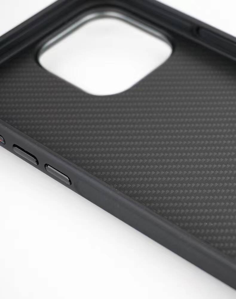 Apple iPhone 14 Pro Max Kılıf M-safe Şarj Özellikli Karbon Fiber Görünümlü Zore Troy Kapak Gümüş