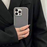 Apple iPhone 15 Pro Max Kılıf M-safe Şarj Özellikli Karbon Fiber Görünümlü Zore Troy Kapak Siyah