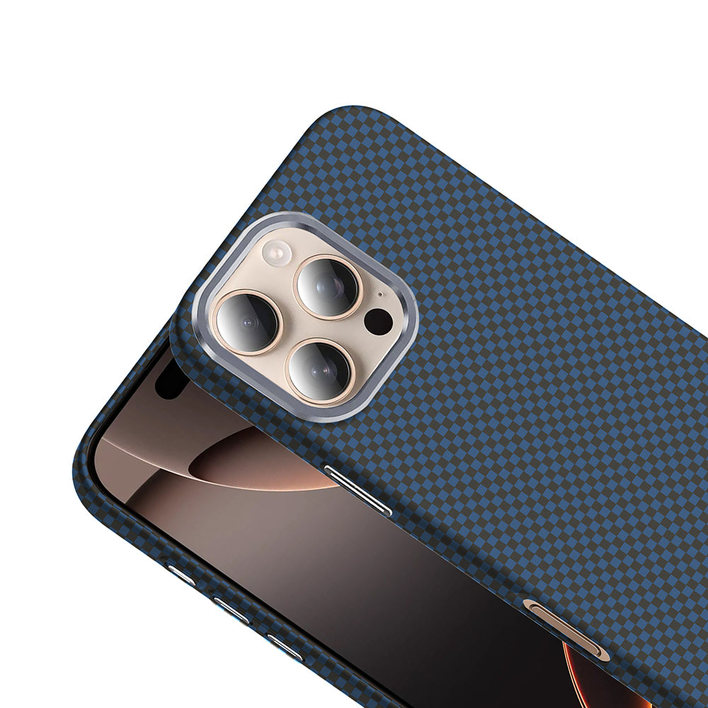 Apple iPhone 16 Pro Kılıf M-safe Şarj Özellikli Karbon Fiber Görünümlü Zore Gros Kapak Gold-Siyah