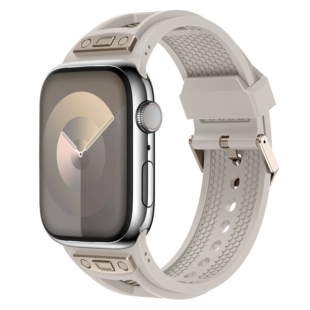 Apple Watch 44mm Zore KRD-117 Hava Alabilen Delikli Metal Süslemeli Desenli Silikon Kordon Siyah