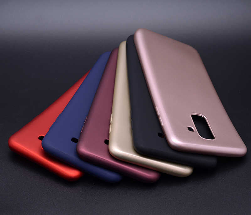 Galaxy J8 Kılıf Zore Premier Silikon Kapak Gold