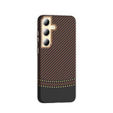 Galaxy S24 Kılıf M-safe Şarj Özellikli Karbon Fiber Görünümlü Zore Gros Kapak Gold-Siyah