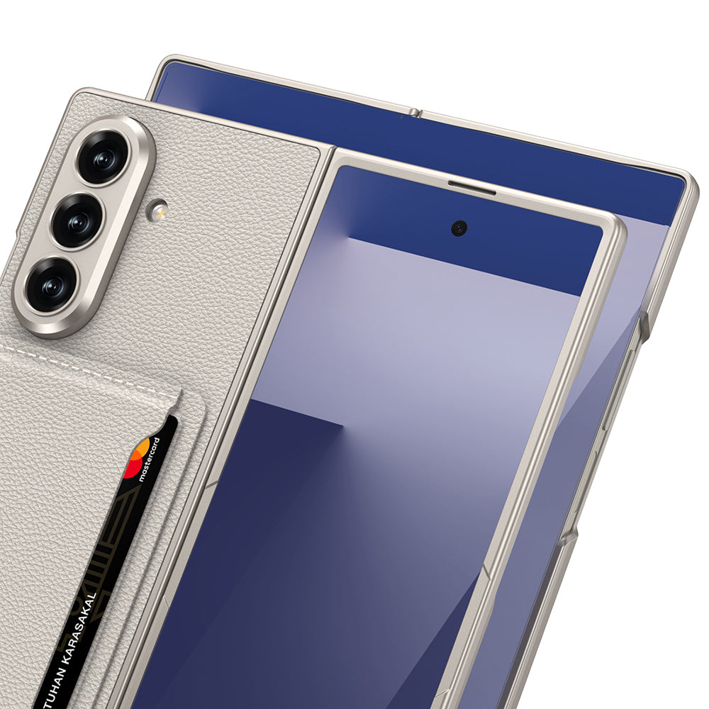 Galaxy Z Fold 7 Suni Deri Arka Yüzey Zore Kartlıklı Kıpta Silikon Kapak Siyah Karbon