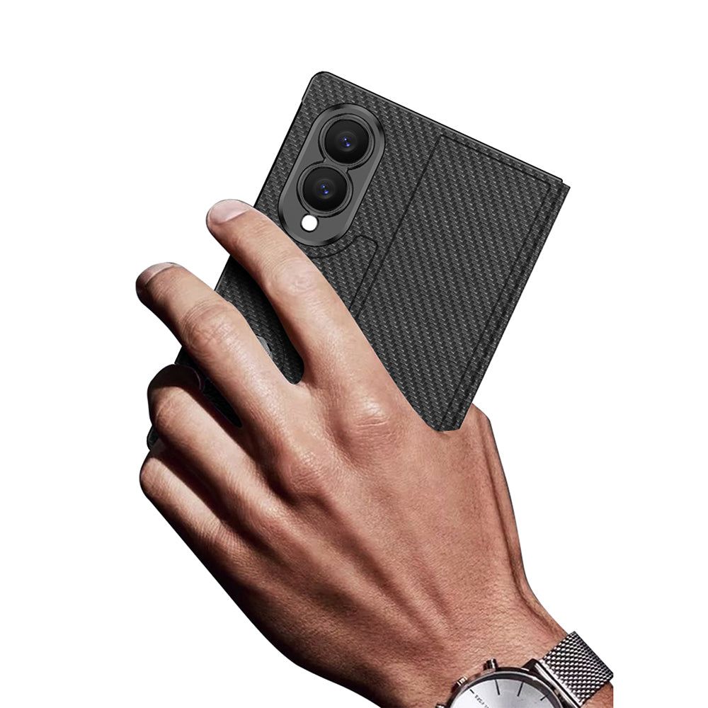 Galaxy Z Fold 8 Kılıf Karbon Fiber Tasarımlı Magnetik Tokalı Kartlıklı Zore Kıpta Zegna Kapak Siyah